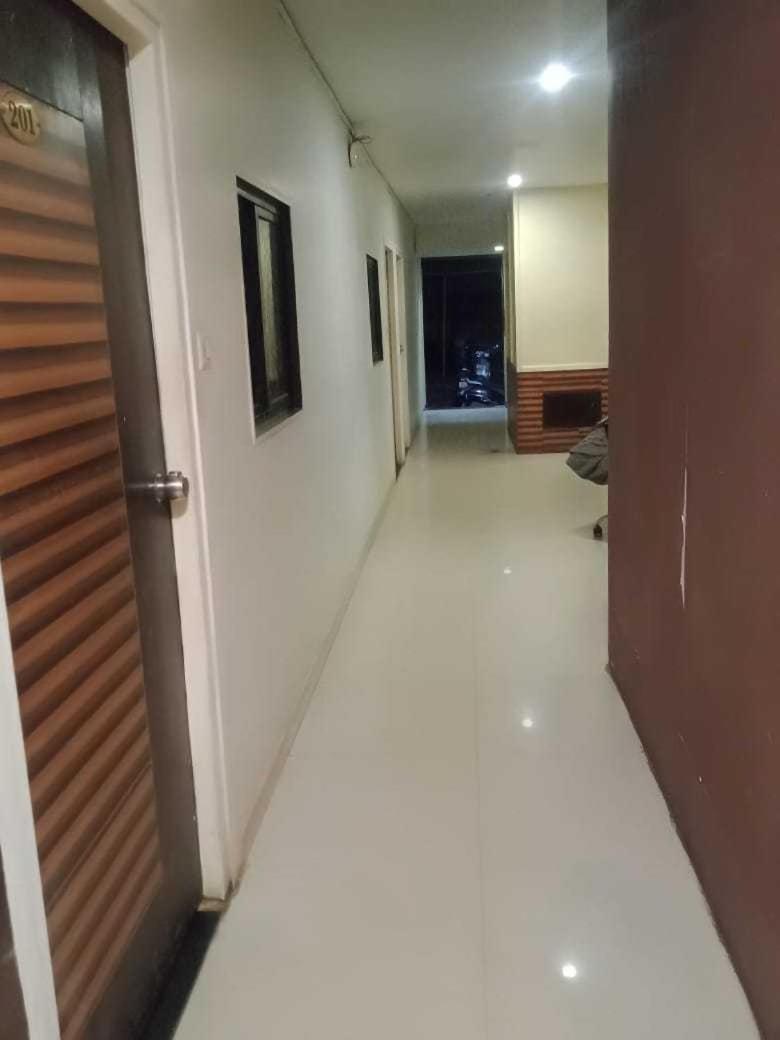 Spot On Hotel Shreeji Palace Ахмедабад Екстериор снимка