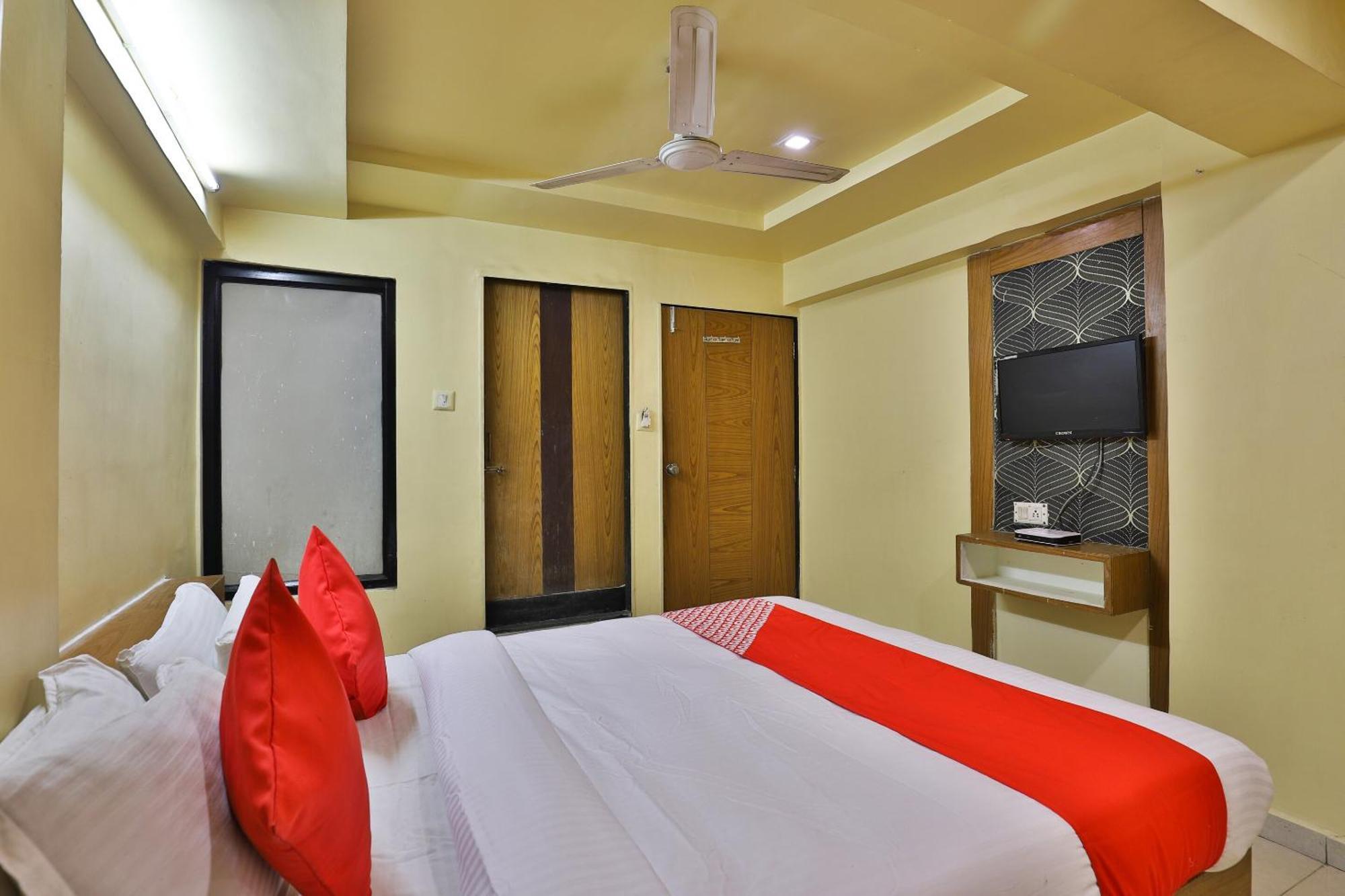 Spot On Hotel Shreeji Palace Ахмедабад Екстериор снимка