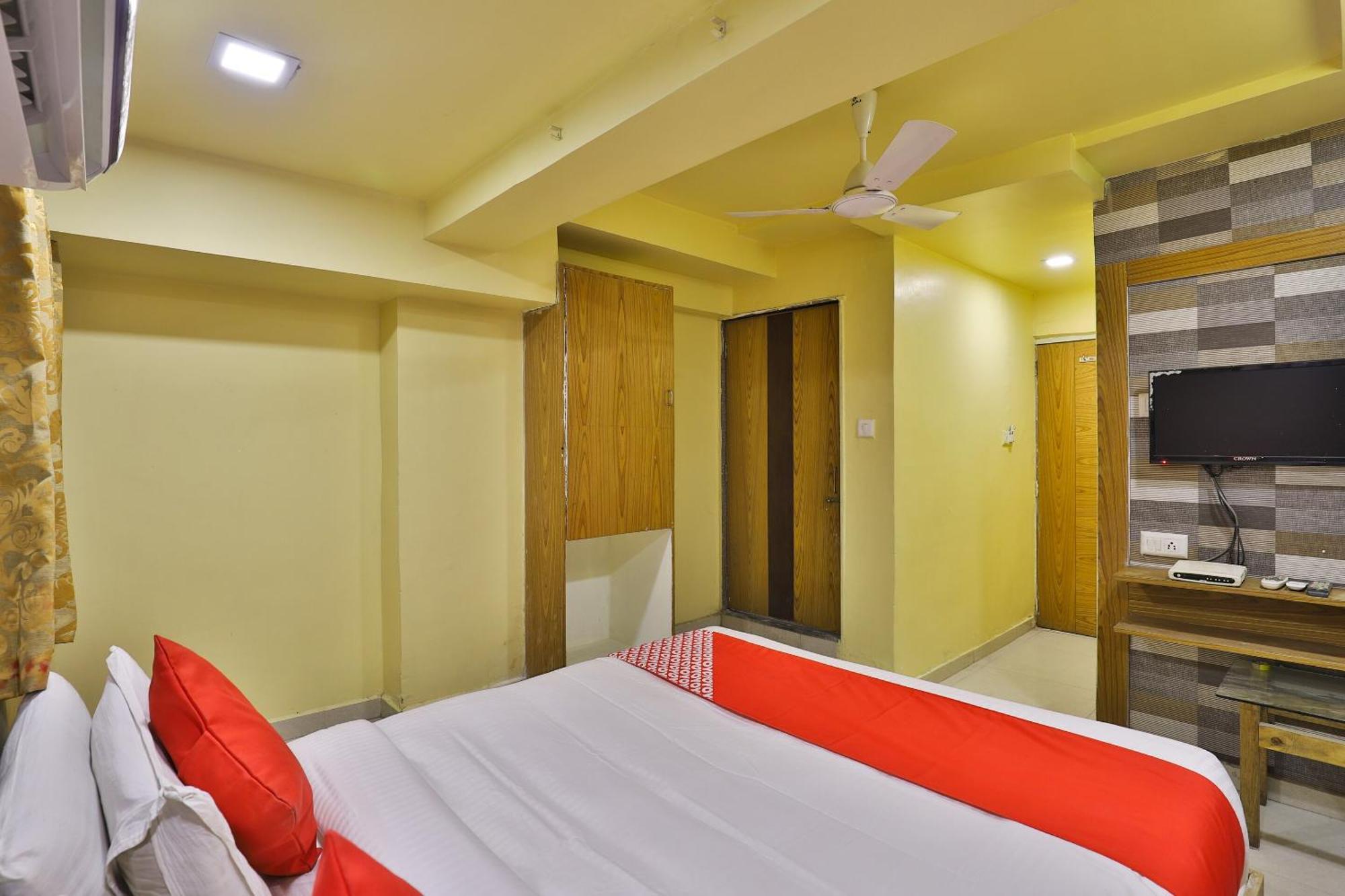 Spot On Hotel Shreeji Palace Ахмедабад Екстериор снимка
